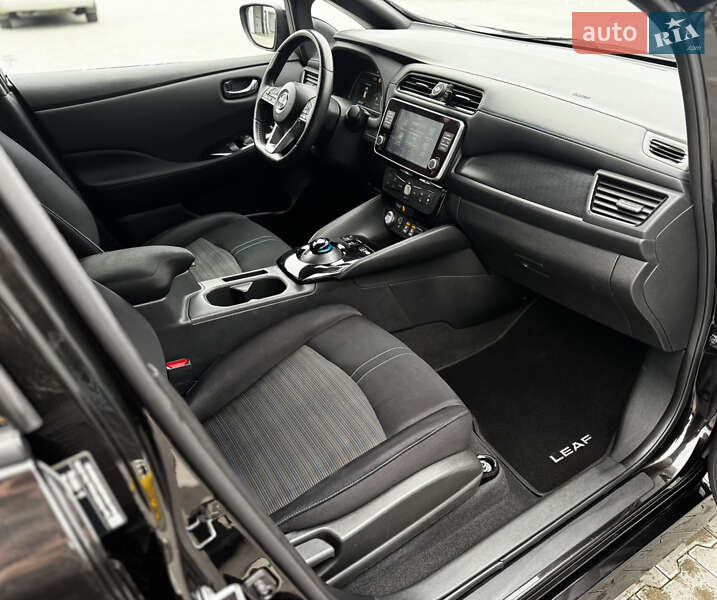 Хэтчбек Nissan Leaf 2021 в Владимире