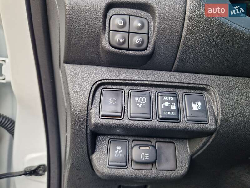 Хэтчбек Nissan Leaf 2016 в Днепре