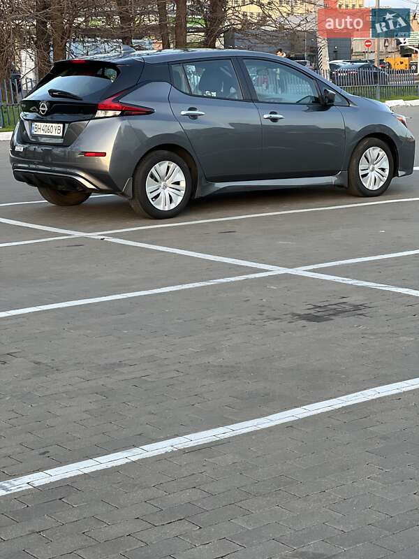 Хэтчбек Nissan Leaf 2023 в Одессе