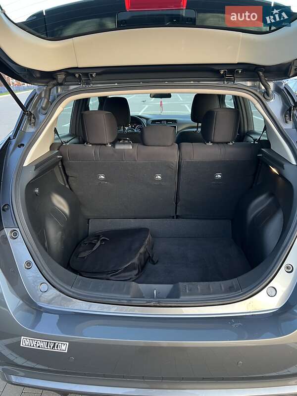 Хэтчбек Nissan Leaf 2023 в Одессе