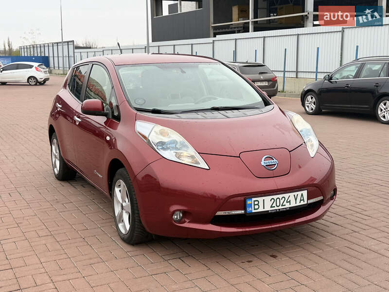 Хэтчбек Nissan Leaf 2011 в Полтаве