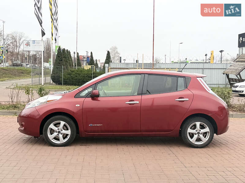 Хэтчбек Nissan Leaf 2011 в Полтаве