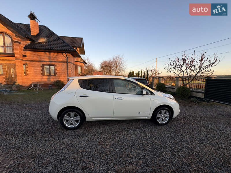 Хэтчбек Nissan Leaf 2012 в Луцке
