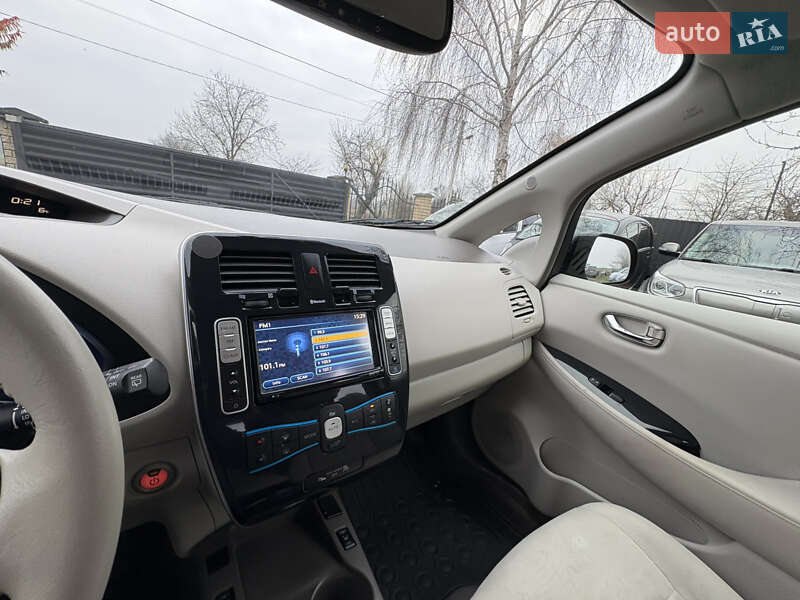 Хэтчбек Nissan Leaf 2012 в Луцке