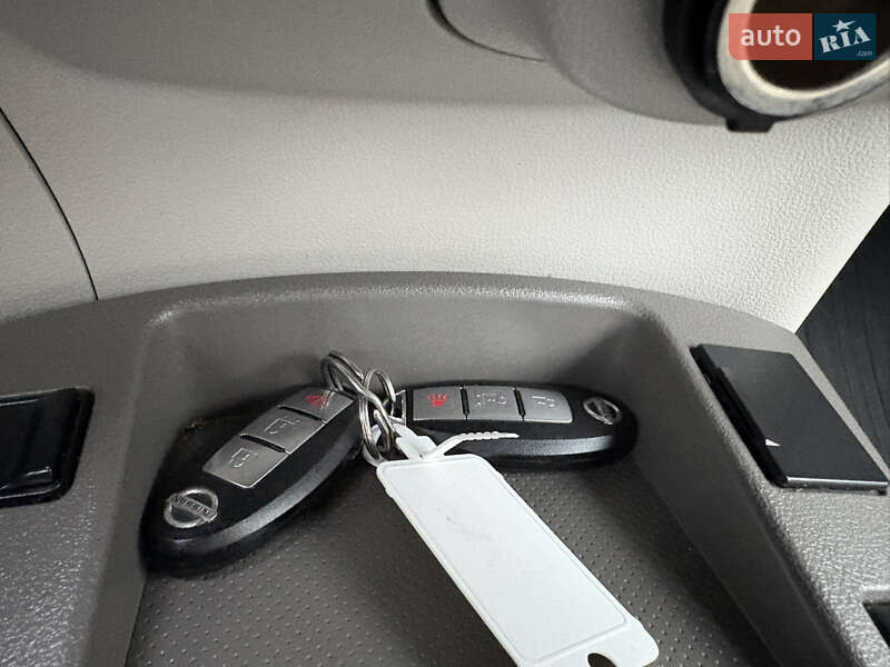 Хэтчбек Nissan Leaf 2012 в Луцке