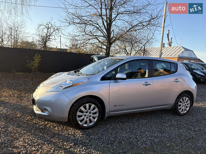 Хэтчбек Nissan Leaf 2015 в Луцке