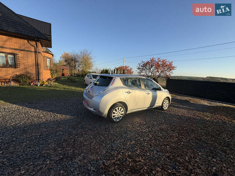 Хэтчбек Nissan Leaf 2015 в Луцке