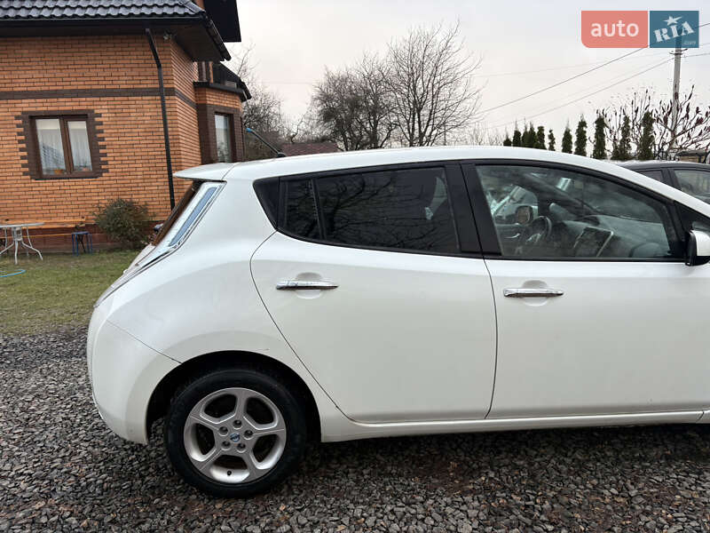 Хэтчбек Nissan Leaf 2013 в Луцке