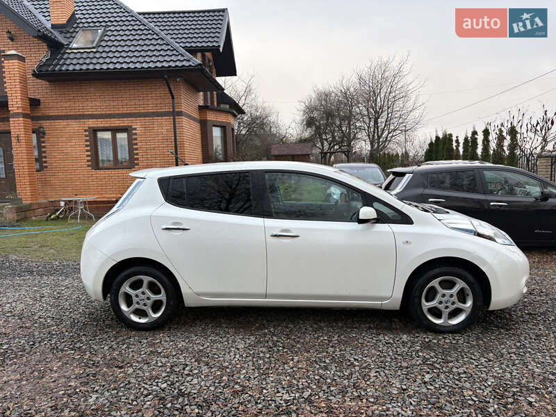 Хэтчбек Nissan Leaf 2013 в Луцке