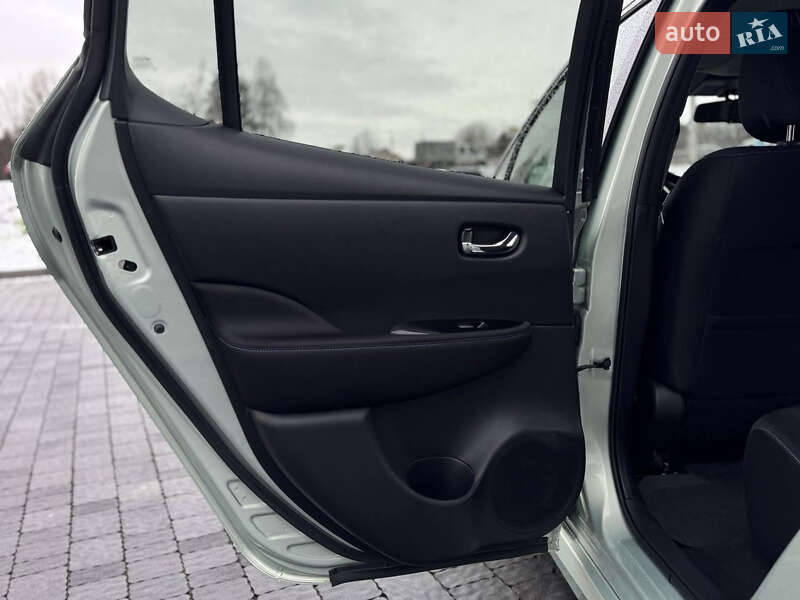 Хэтчбек Nissan Leaf 2018 в Львове