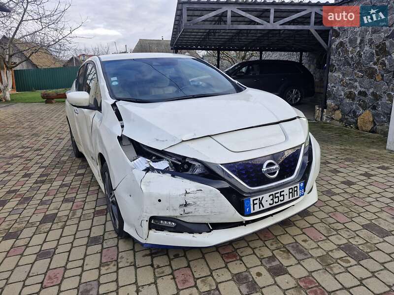 Хэтчбек Nissan Leaf 2019 в Хмельницком
