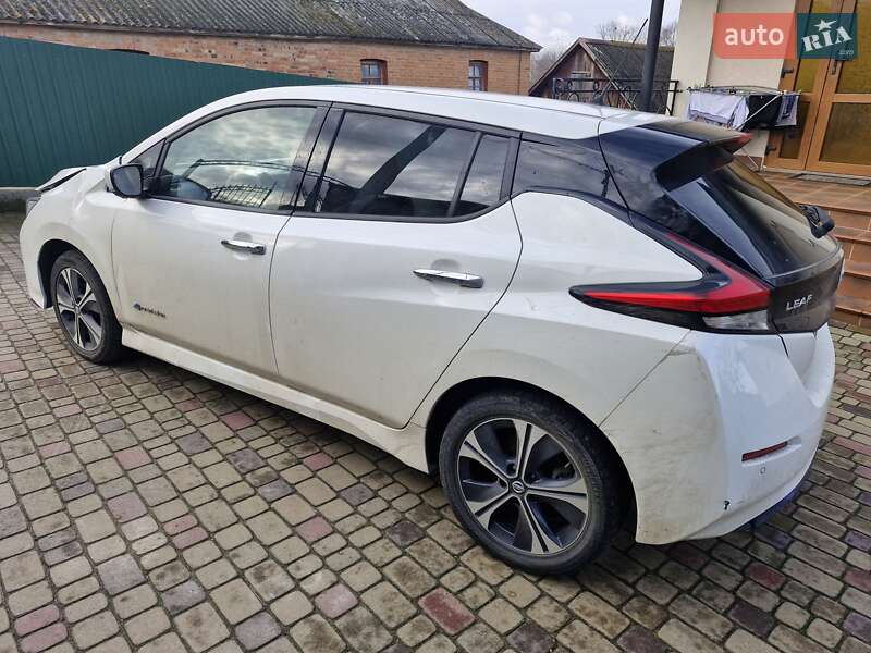 Хэтчбек Nissan Leaf 2019 в Хмельницком