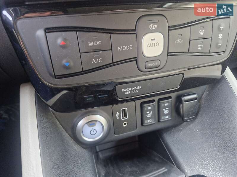 Хэтчбек Nissan Leaf 2019 в Хмельницком