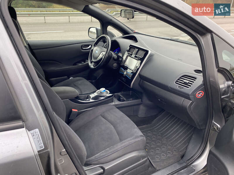 Хэтчбек Nissan Leaf 2014 в Радивилове