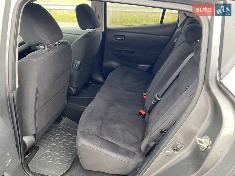 Хэтчбек Nissan Leaf 2014 в Радивилове