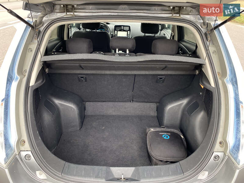 Хэтчбек Nissan Leaf 2014 в Радивилове