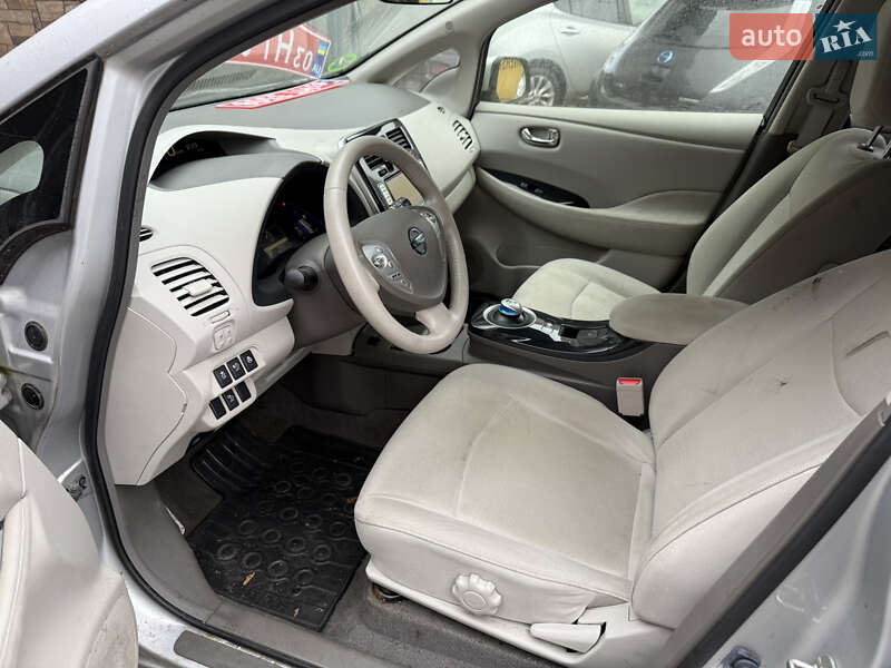 Хэтчбек Nissan Leaf 2012 в Умани