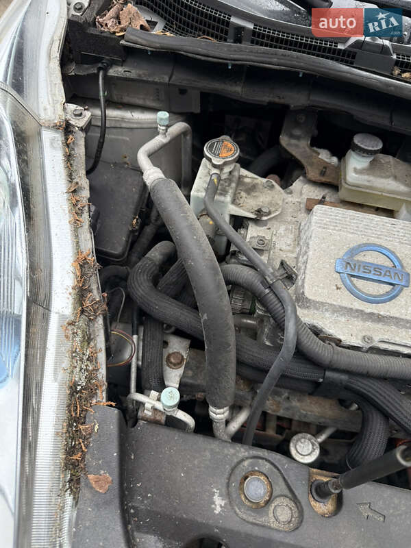 Хэтчбек Nissan Leaf 2012 в Умани