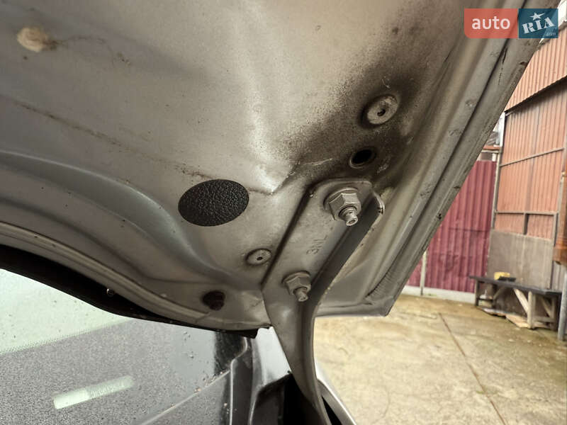 Хэтчбек Nissan Leaf 2012 в Умани