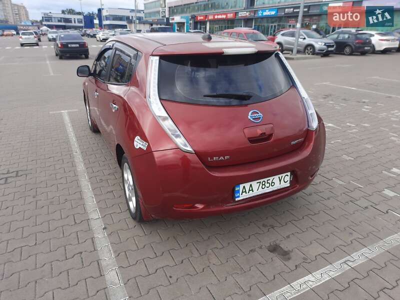 Хэтчбек Nissan Leaf 2011 в Киеве