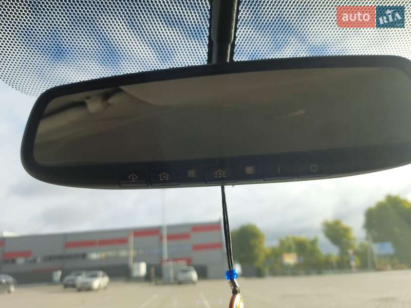 Хэтчбек Nissan Leaf 2011 в Киеве