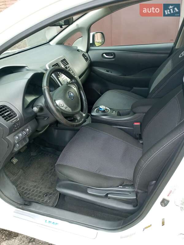 Хэтчбек Nissan Leaf 2014 в Киеве