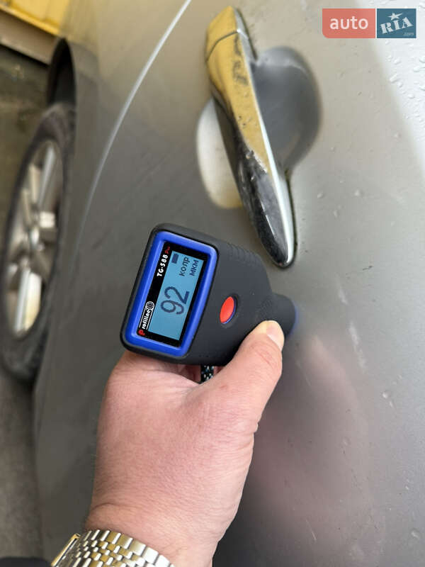 Хэтчбек Nissan Leaf 2012 в Умани