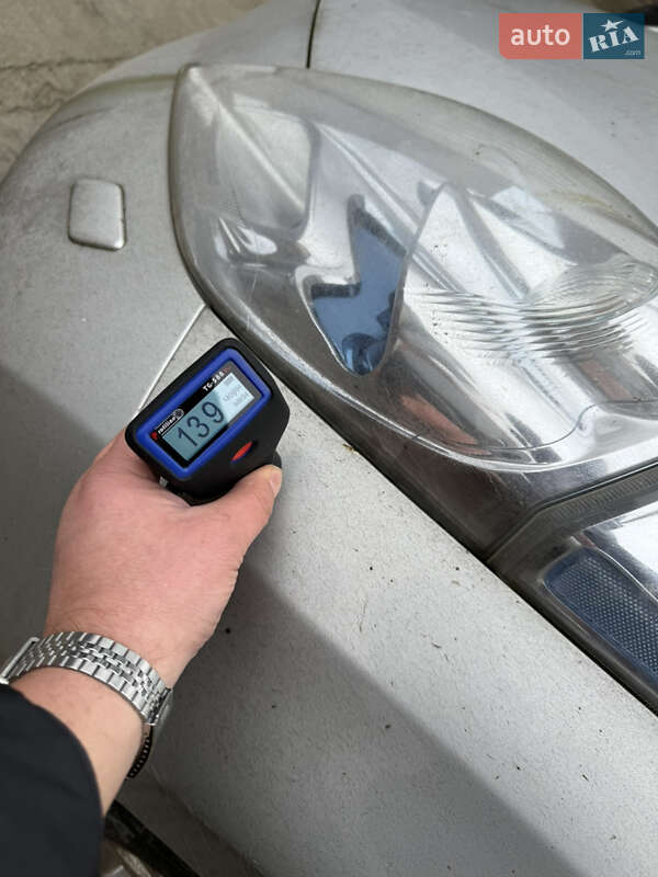 Хэтчбек Nissan Leaf 2012 в Умани