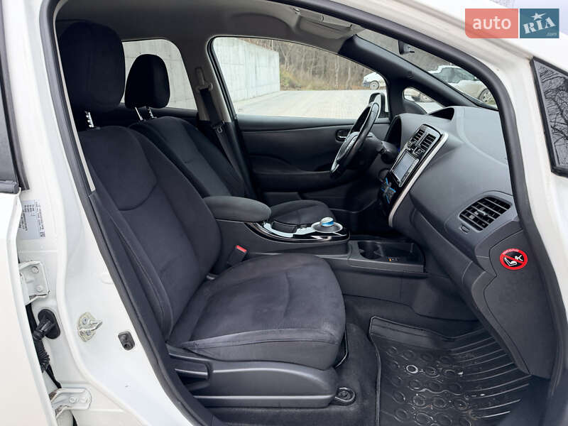 Хэтчбек Nissan Leaf 2013 в Тернополе