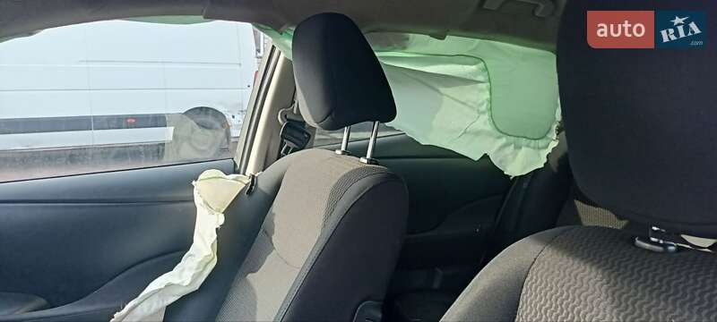 Хэтчбек Nissan Leaf 2014 в Черкассах