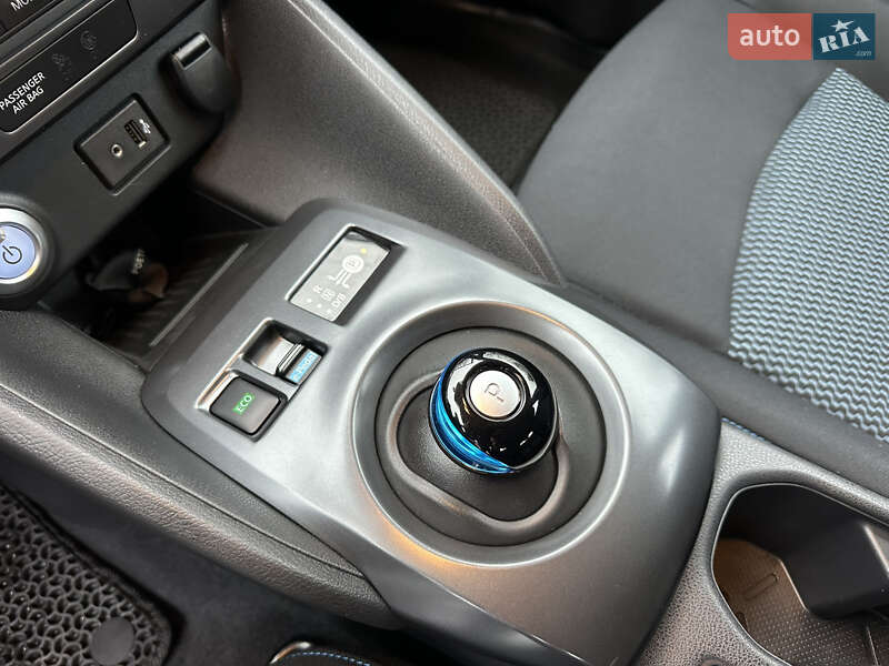 Хэтчбек Nissan Leaf 2018 в Киеве