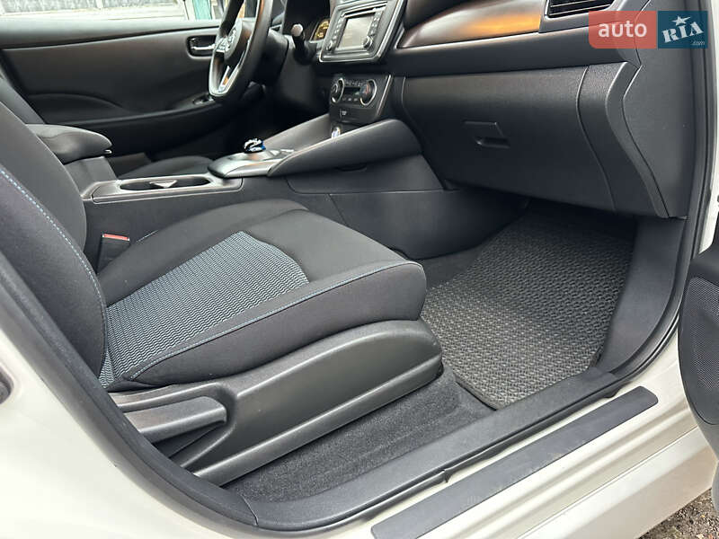 Хэтчбек Nissan Leaf 2018 в Киеве