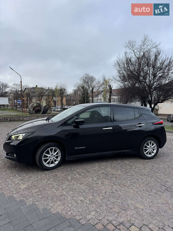 Хэтчбек Nissan Leaf 2018 в Каменском