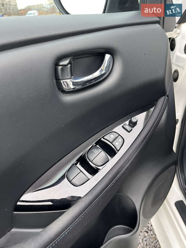 Хэтчбек Nissan Leaf 2019 в Хусте