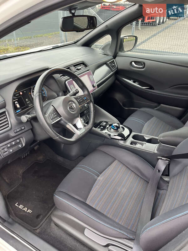 Хэтчбек Nissan Leaf 2019 в Хусте