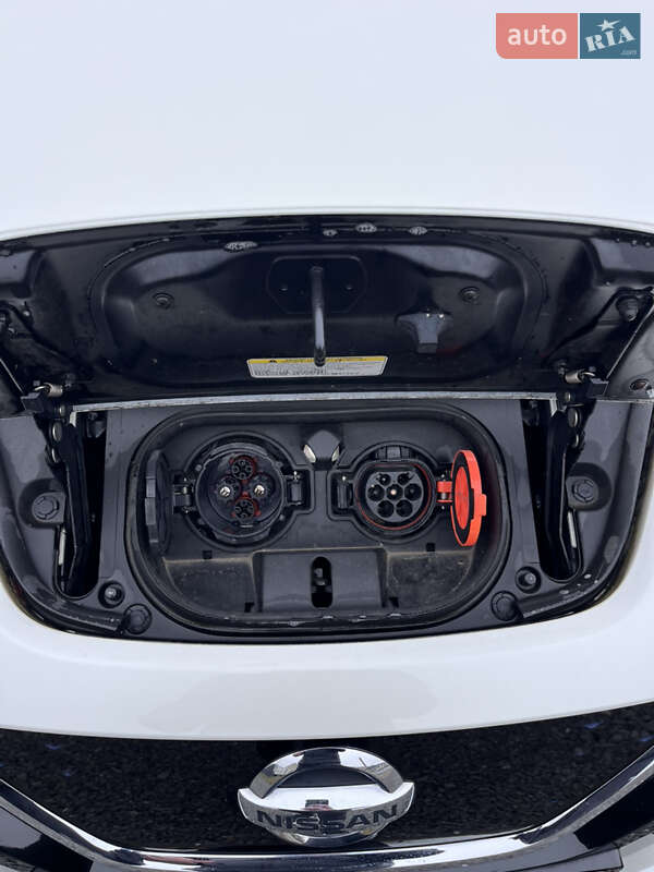 Хэтчбек Nissan Leaf 2019 в Хусте