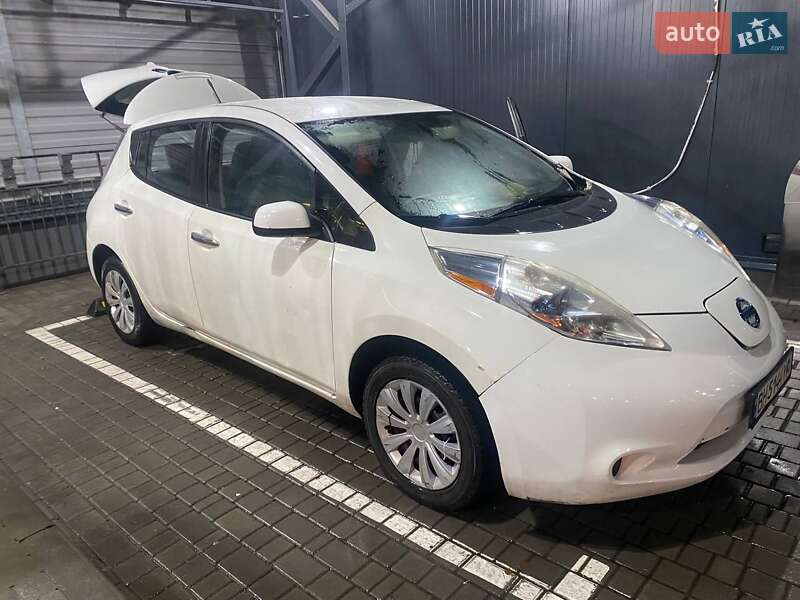 Хэтчбек Nissan Leaf 2014 в Одессе фото Хэтчбек Nissan Leaf 2014 в Одессе
