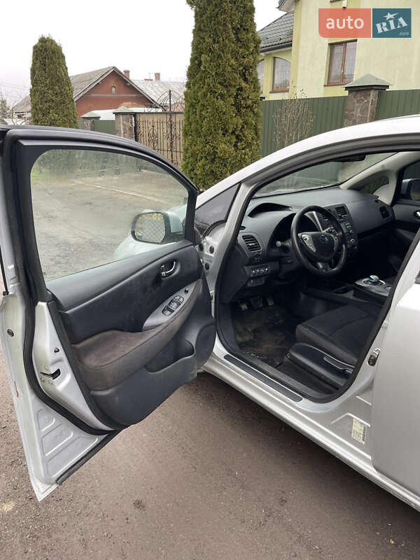 Хэтчбек Nissan Leaf 2014 в Львове