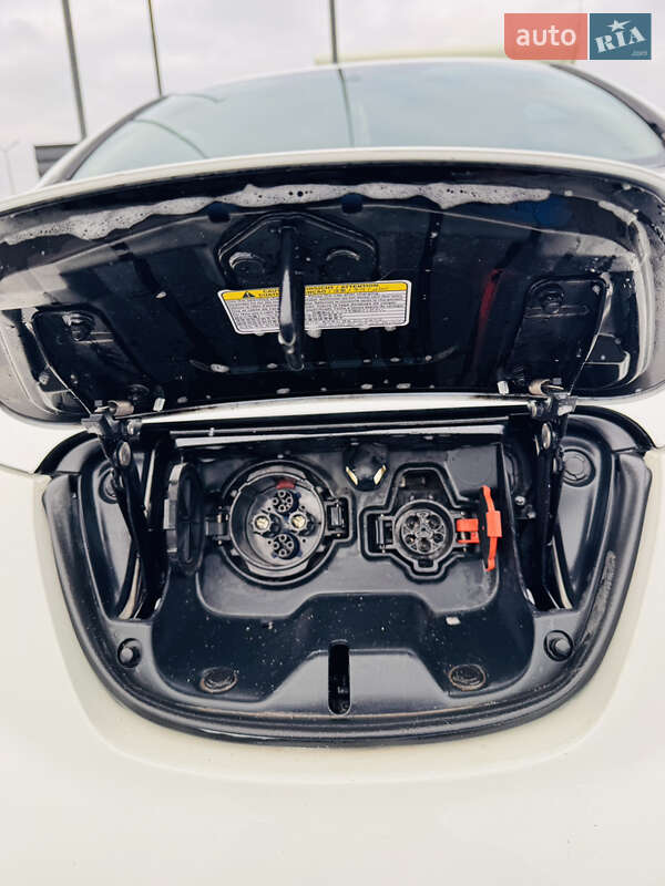 Хэтчбек Nissan Leaf 2015 в Житомире фото 14 Хэтчбек Nissan Leaf 2015 в Житомире