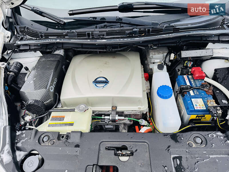 Хэтчбек Nissan Leaf 2015 в Житомире фото 15 Хэтчбек Nissan Leaf 2015 в Житомире