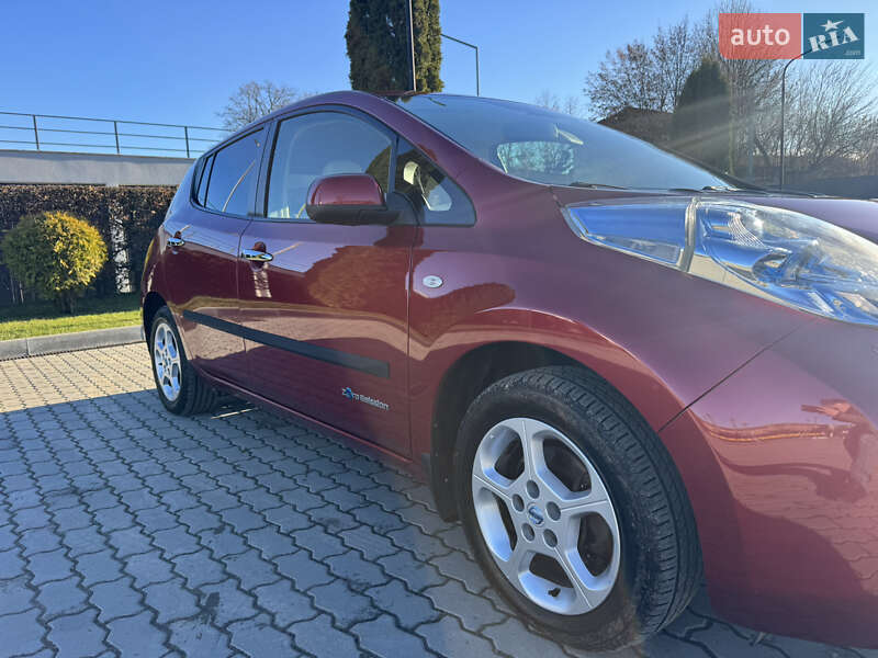 Хетчбек Nissan Leaf 2012 в Яворові