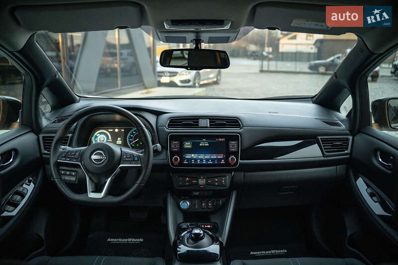 Хэтчбек Nissan Leaf 2023 в Черновцах