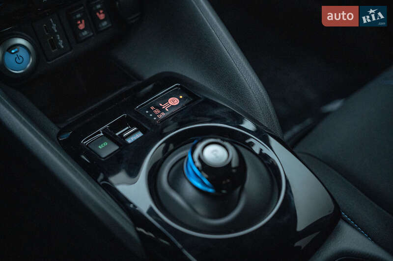 Хэтчбек Nissan Leaf 2023 в Черновцах