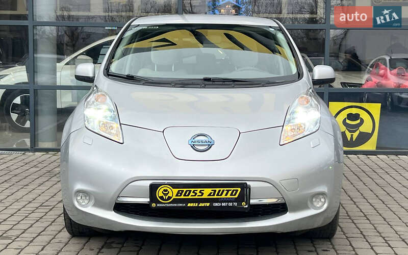 Хетчбек Nissan Leaf 2013 в Івано-Франківську