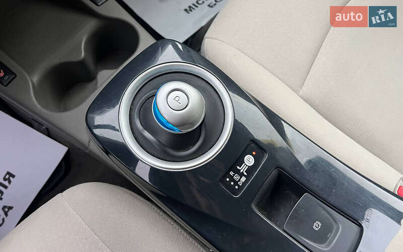 Хетчбек Nissan Leaf 2013 в Івано-Франківську