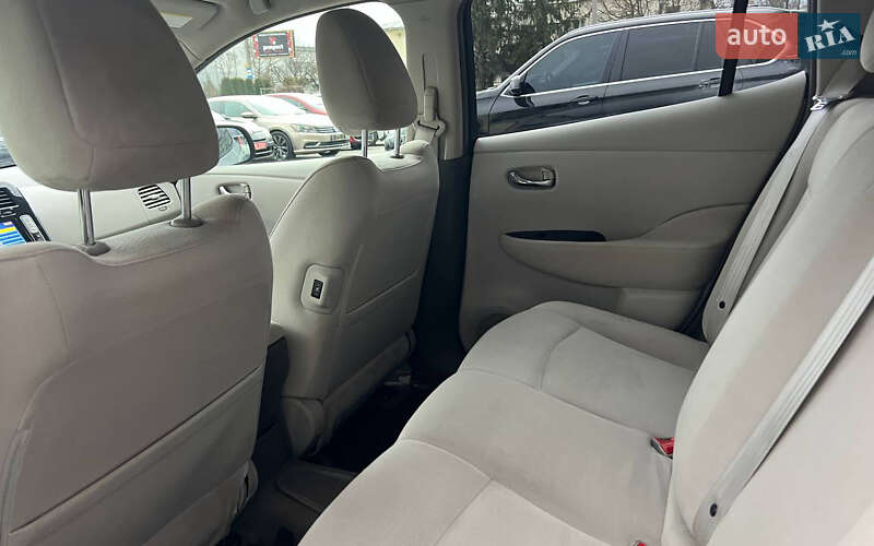 Хетчбек Nissan Leaf 2013 в Івано-Франківську