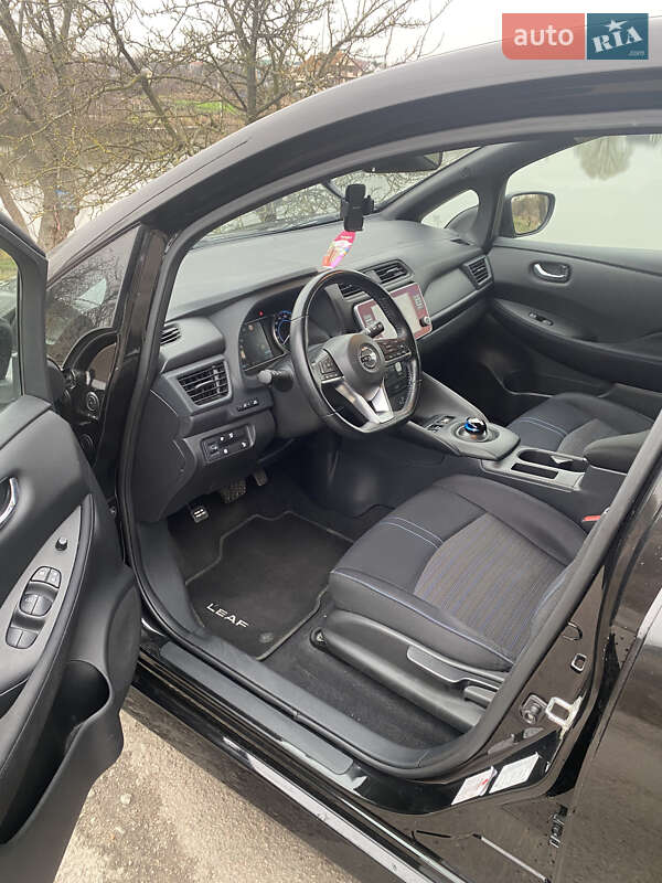 Хетчбек Nissan Leaf 2021 в Києві фото 13 Хетчбек Nissan Leaf 2021 в Києві