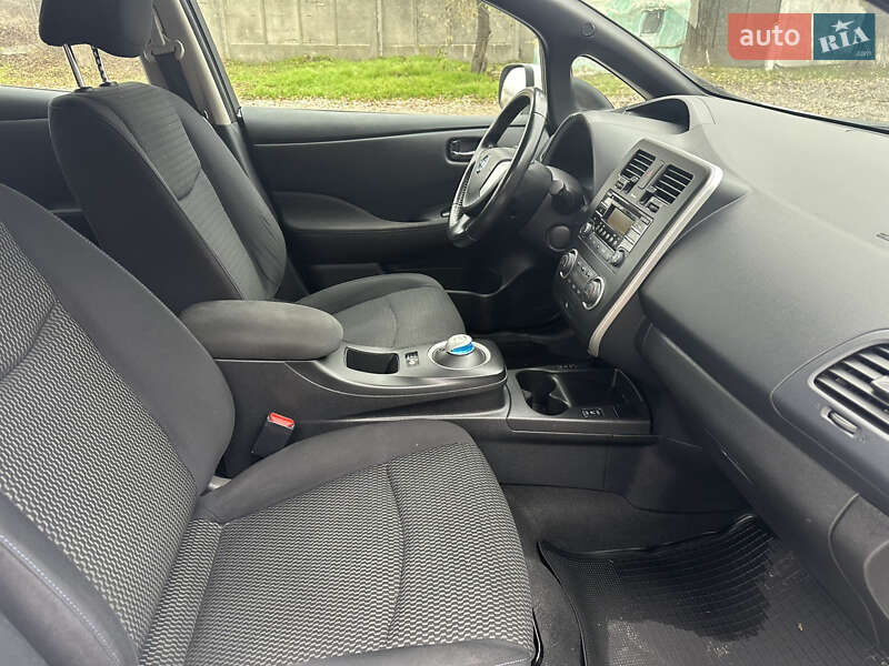 Хэтчбек Nissan Leaf 2013 в Одессе