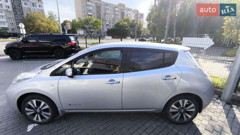 Хэтчбек Nissan Leaf 2013 в Виннице