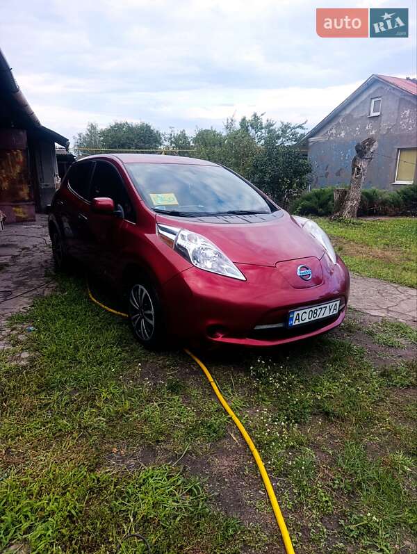 Хэтчбек Nissan Leaf 2015 в Шептицькому